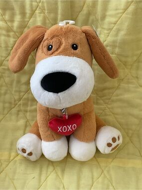 AMERICAN GREETINGS Dog Stuffed Toy with Red XOXO Heart - NEW 9”
